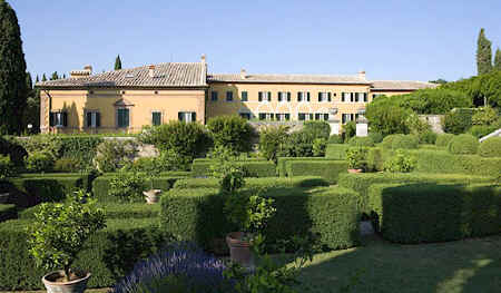 Villa La Foce from the garden
